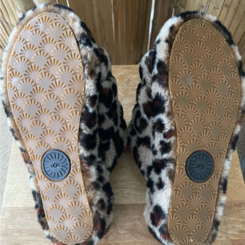 Ugg Slides - Picture 5 of 6